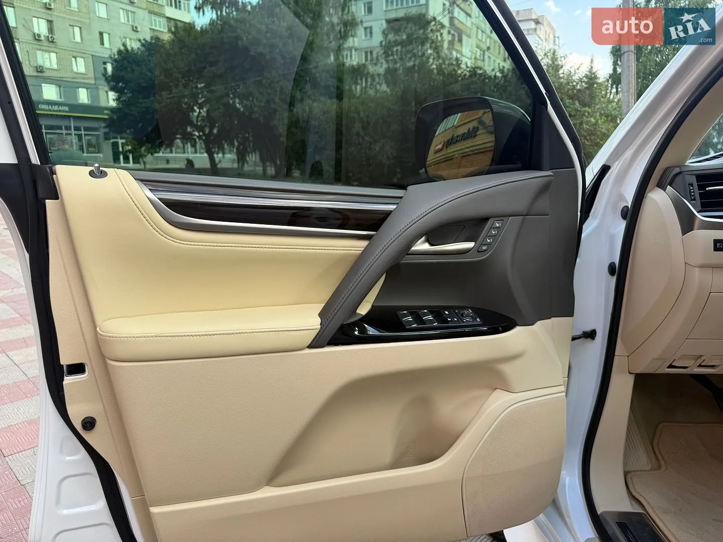2017 Lexus LX - мініатюра 27