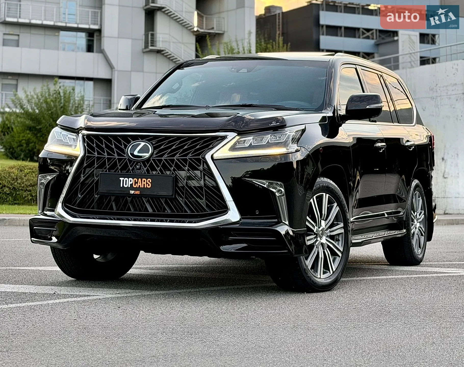 2016 Lexus LX - фото 1