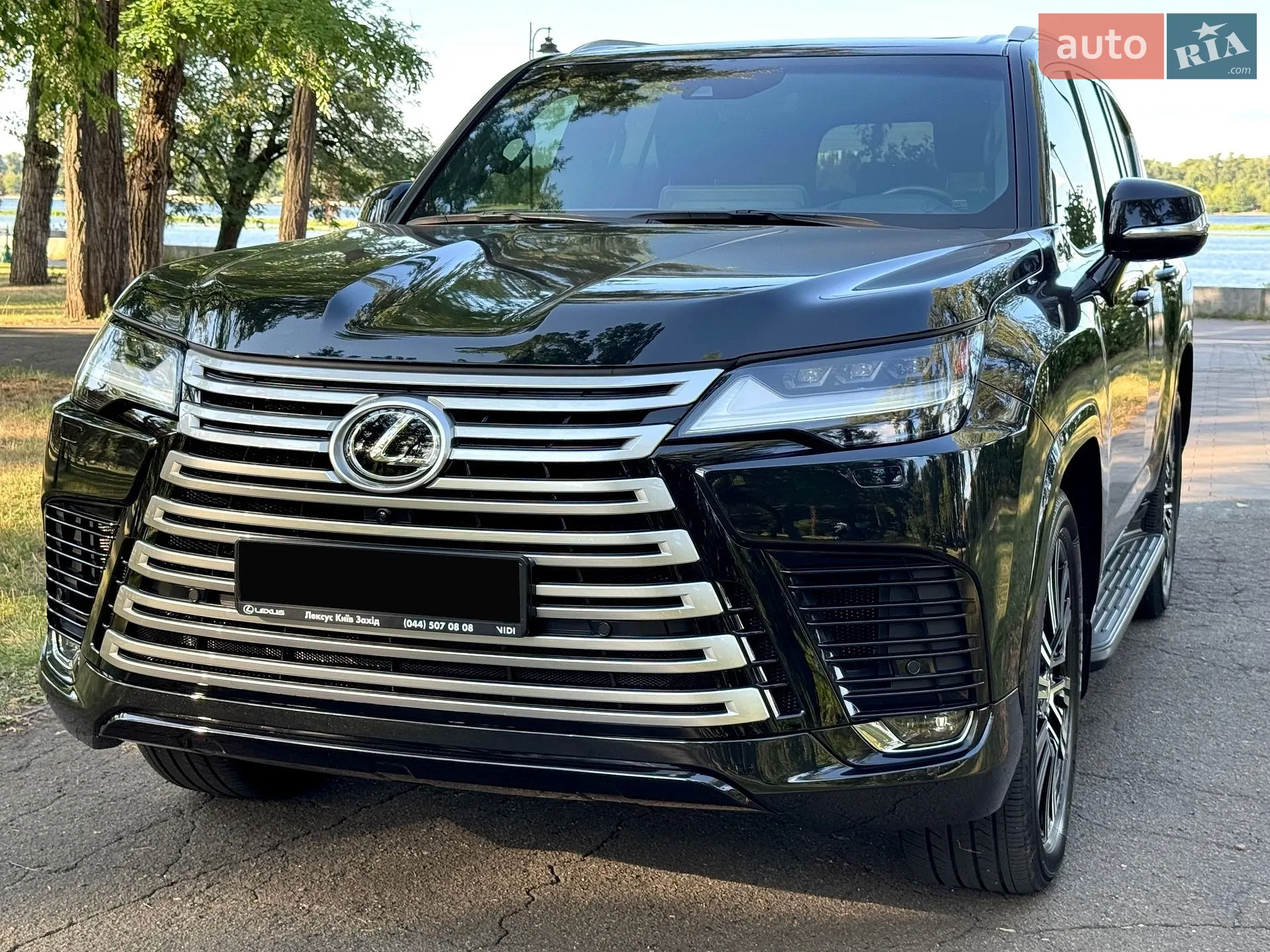 2022 Lexus LX - мініатюра 3