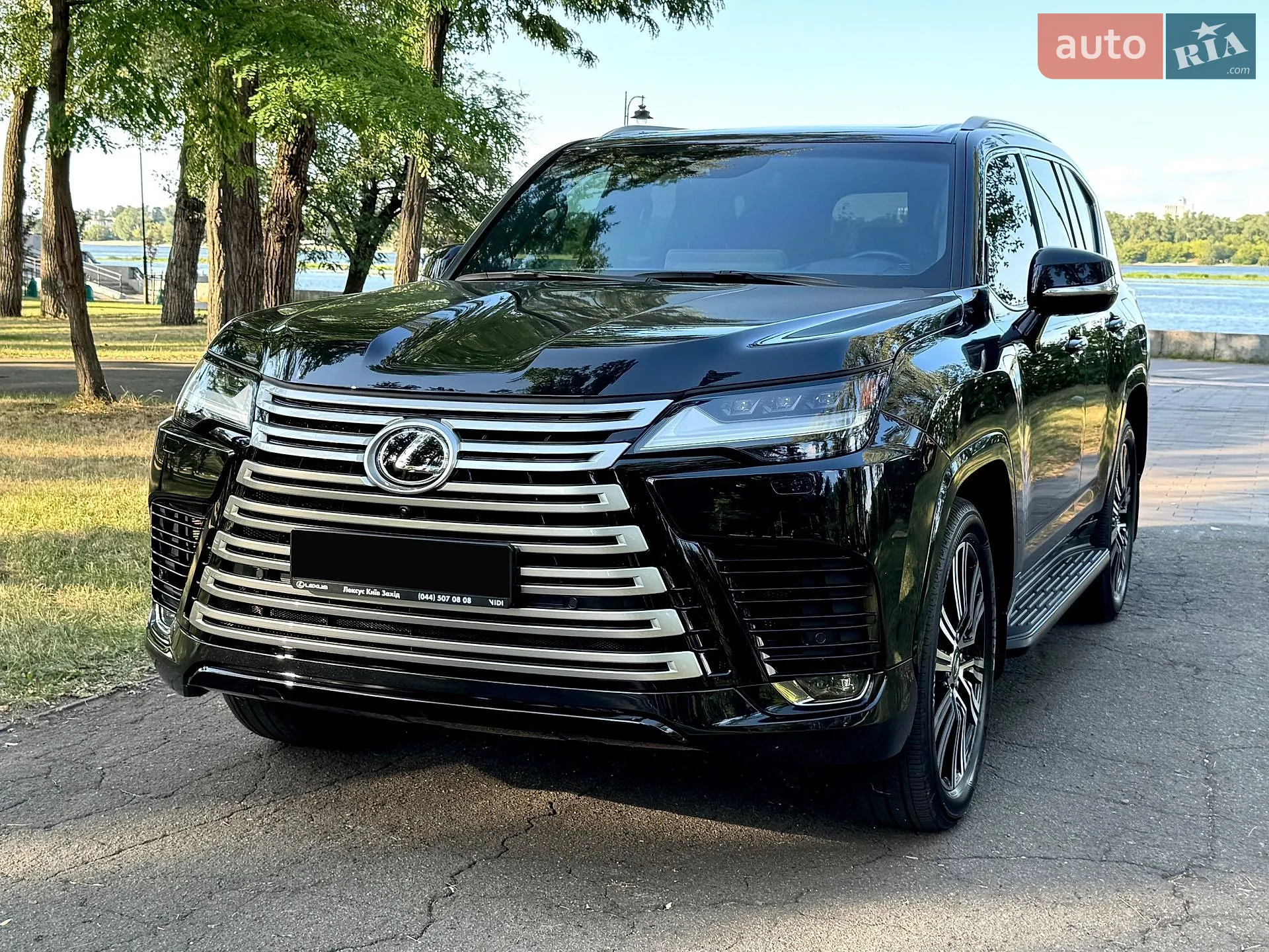 2022 Lexus LX - мініатюра 2