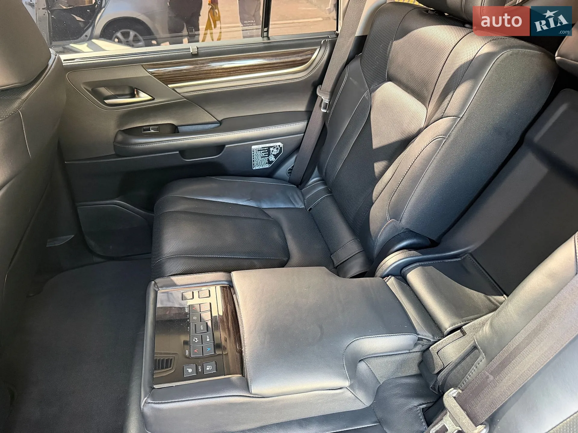 2016 Lexus LX - мініатюра 32