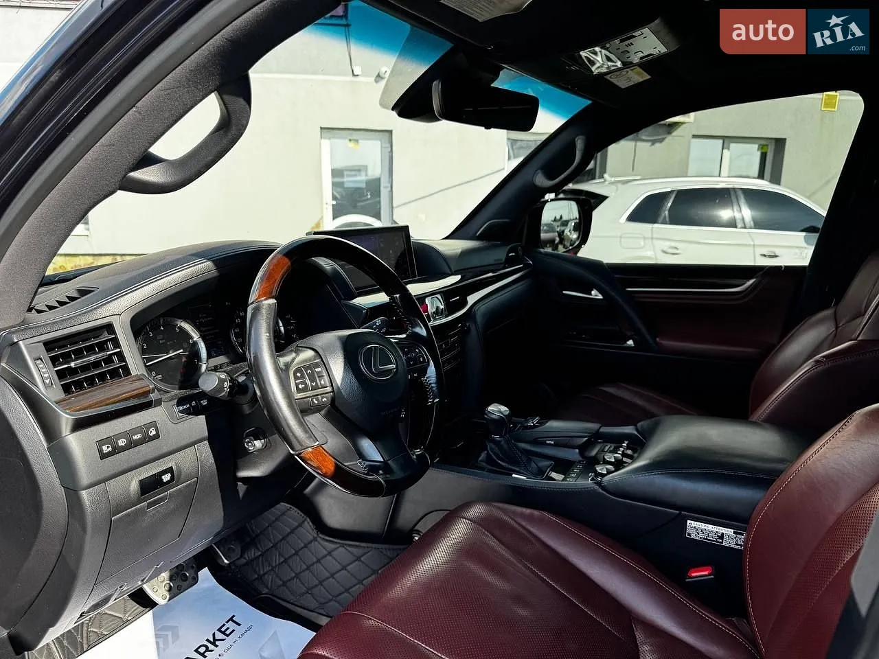 2017 Lexus LX - мініатюра 13