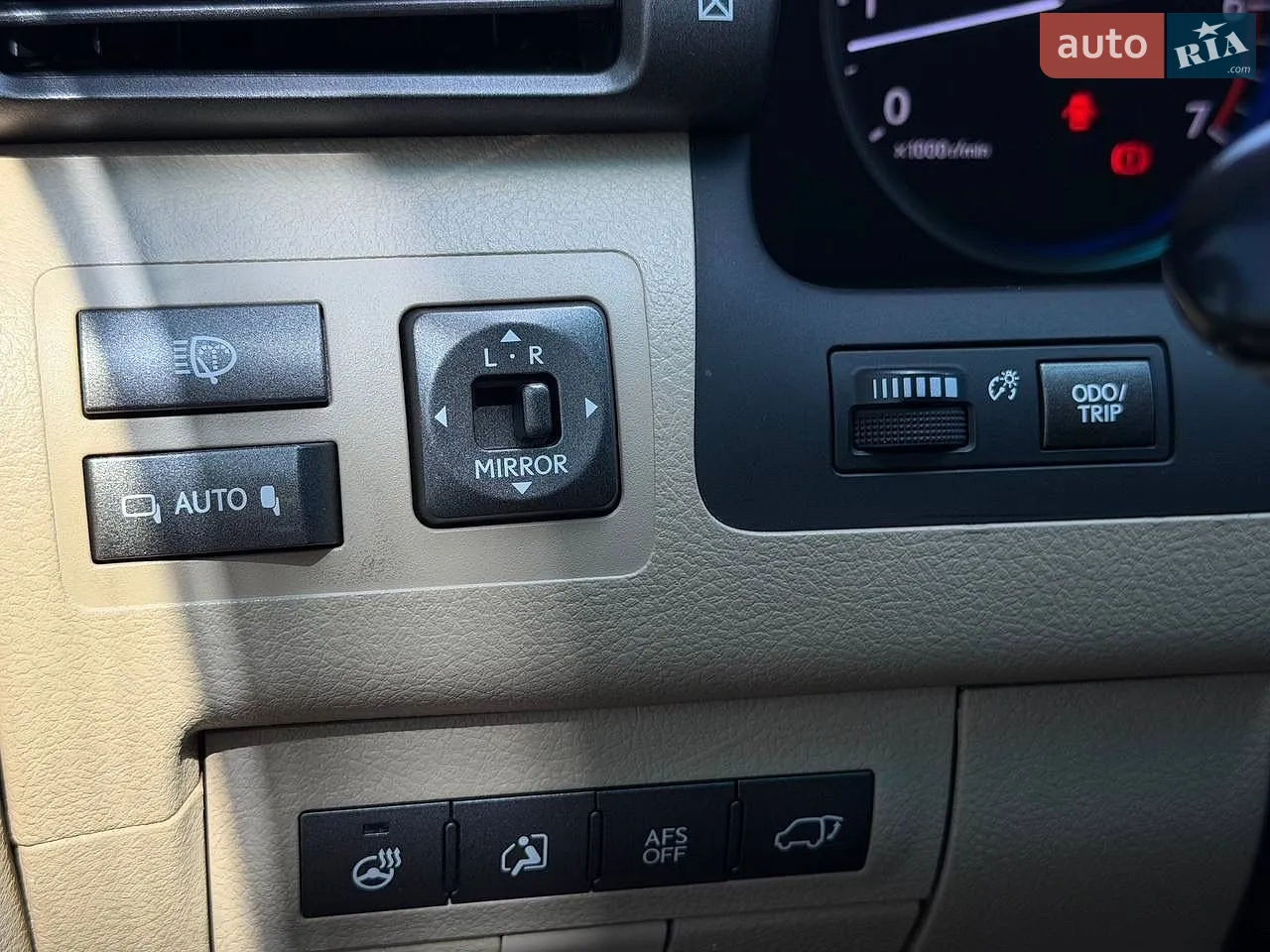 2010 Lexus LX - мініатюра 24