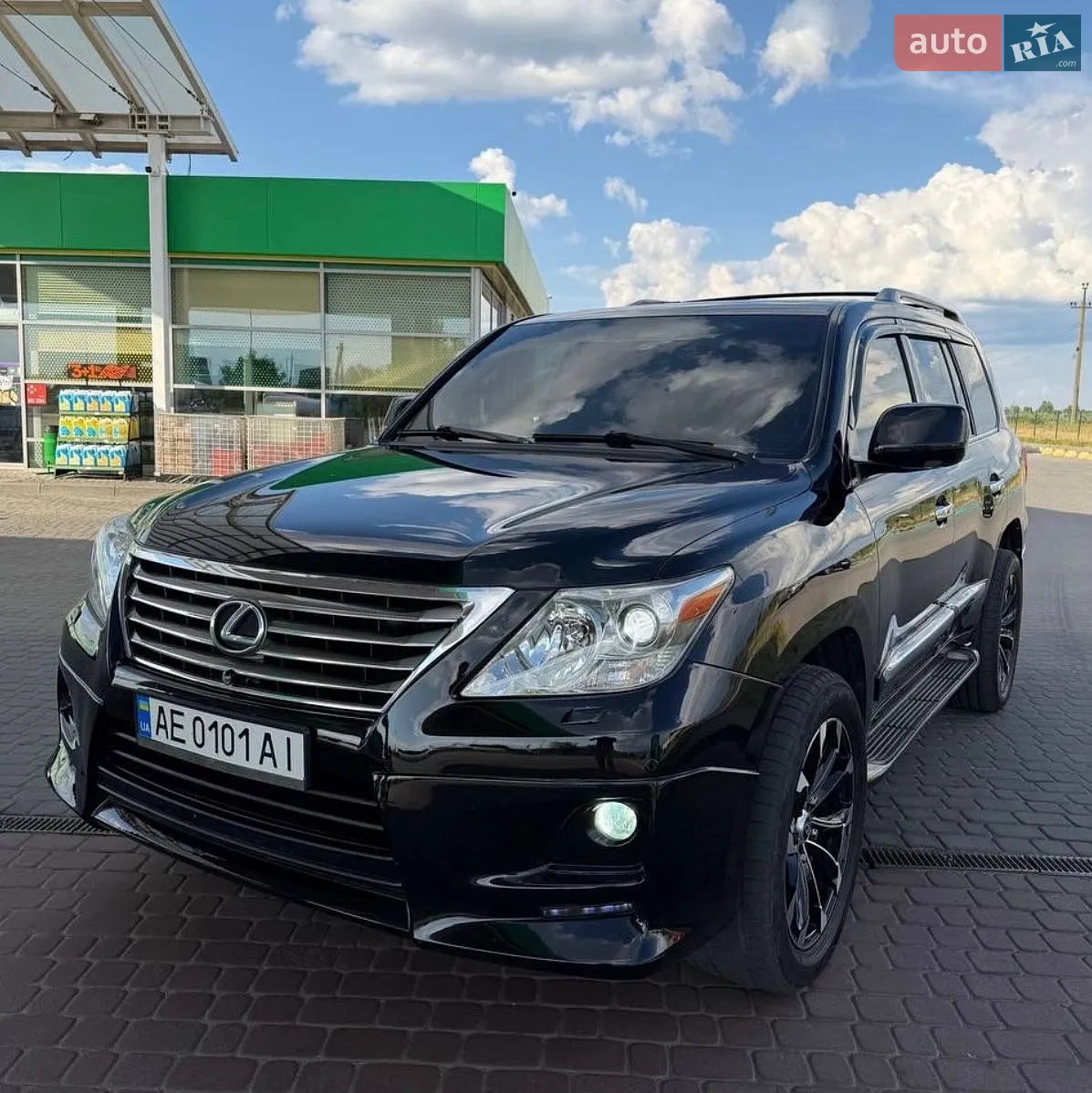 2010 Lexus LX - фото 1