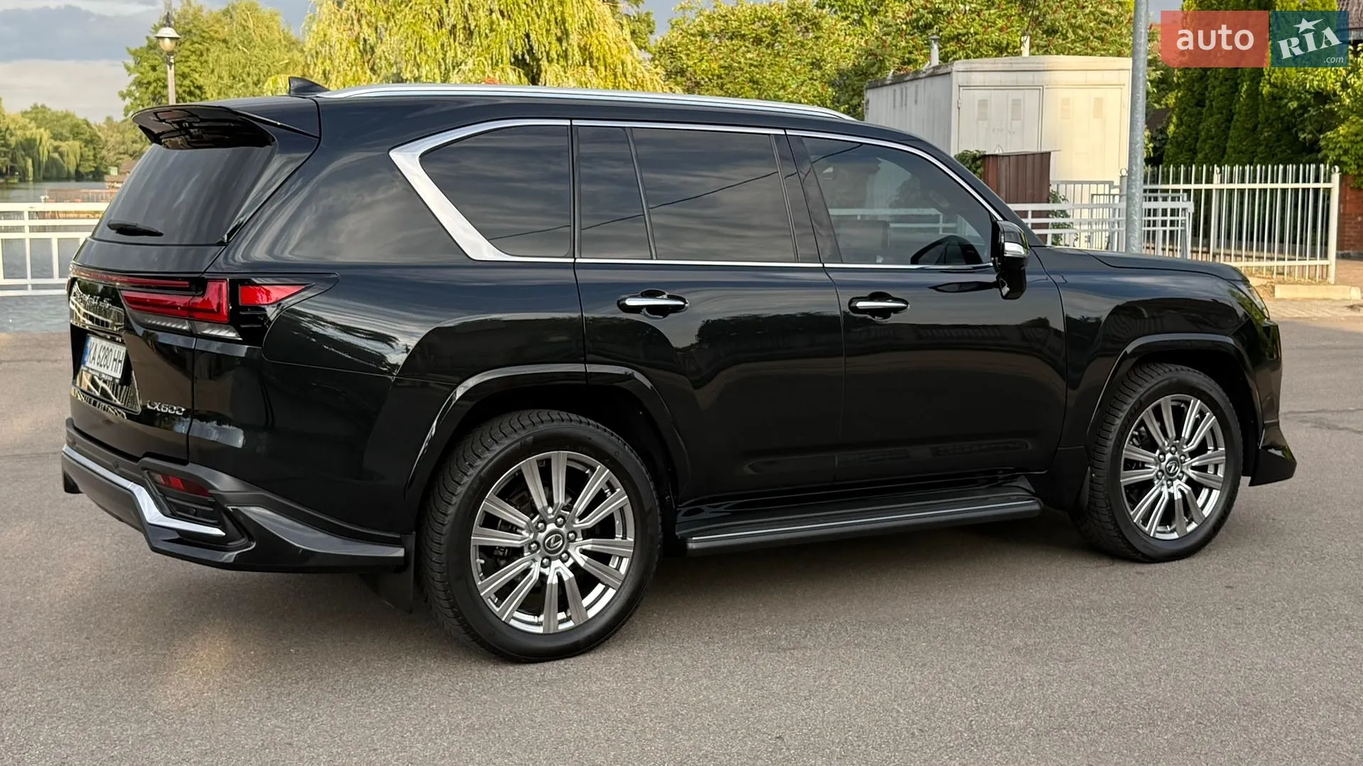 2023 Lexus LX - мініатюра 14
