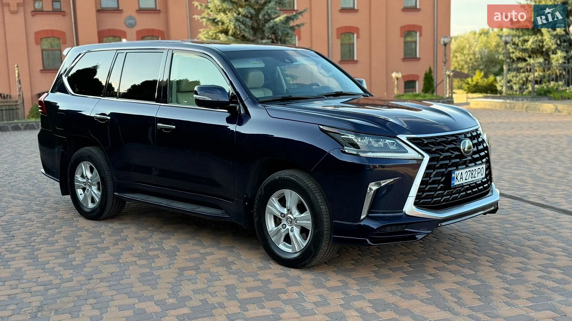 2016 Lexus LX - мініатюра 3