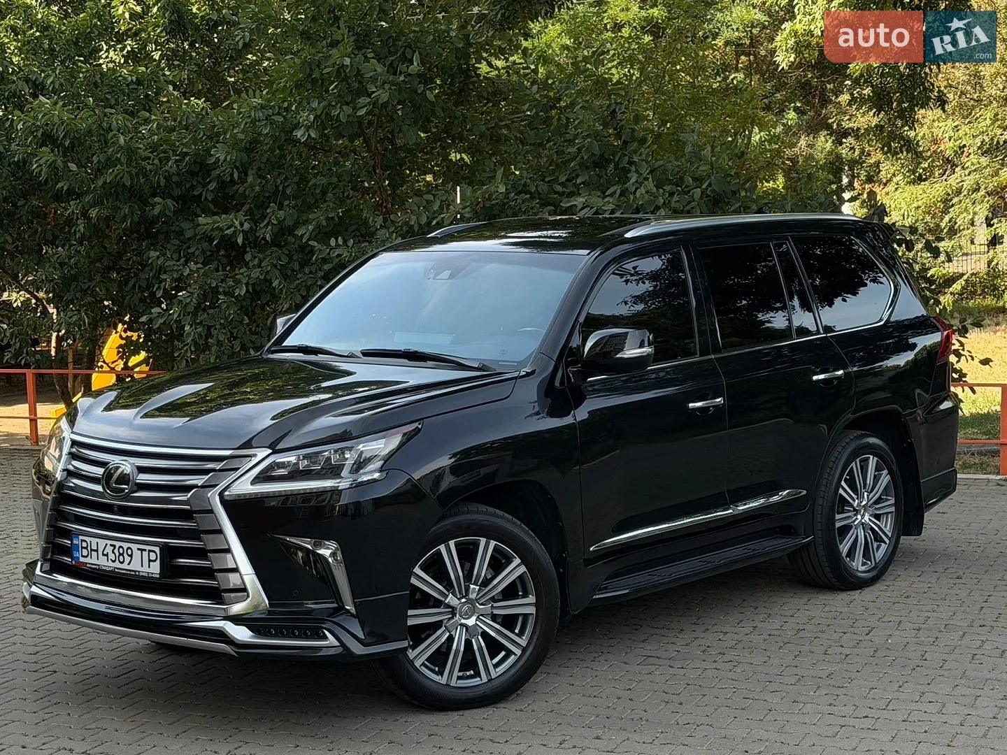 2016 Lexus LX - мініатюра 7