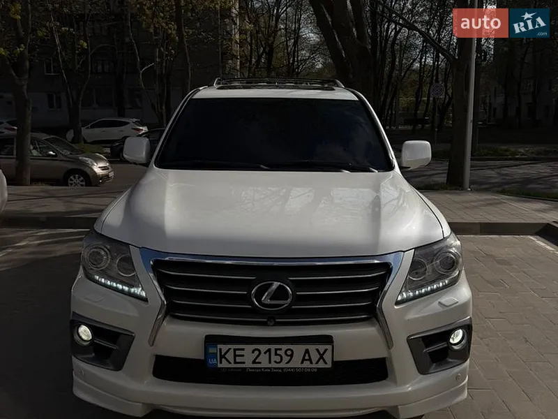 Lexus LX