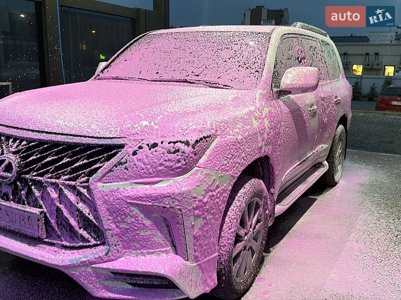 Внедорожник / Кроссовер Lexus LX 2010 в Киеве