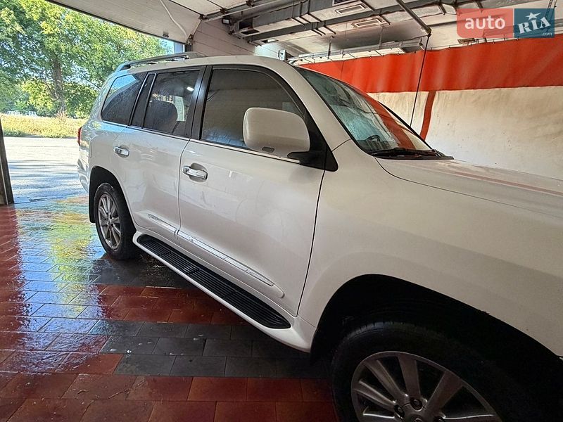 Внедорожник / Кроссовер Lexus LX 2010 в Киеве