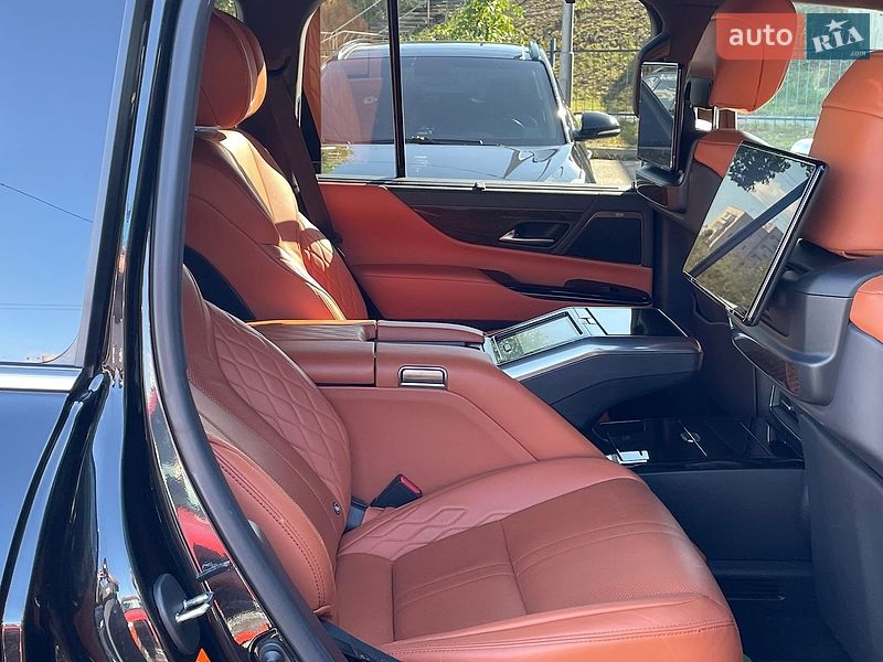 Позашляховик / Кросовер Lexus LX 2023 в Києві