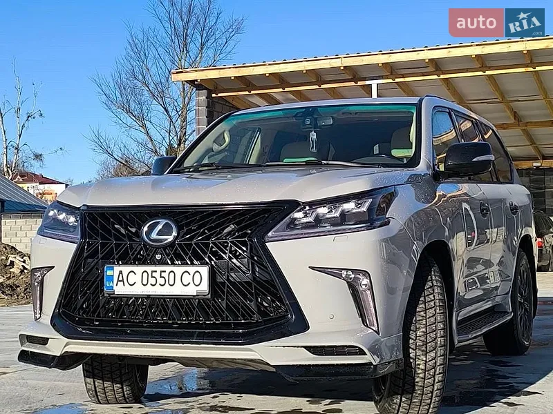 Lexus LX
