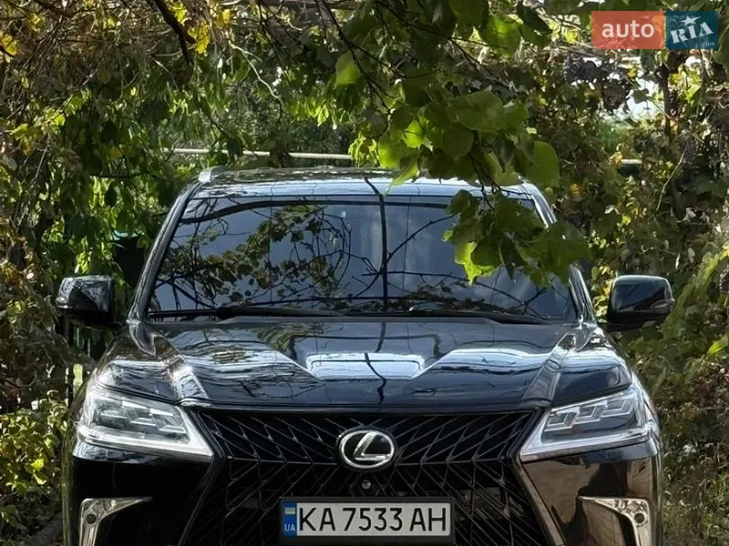 Lexus LX