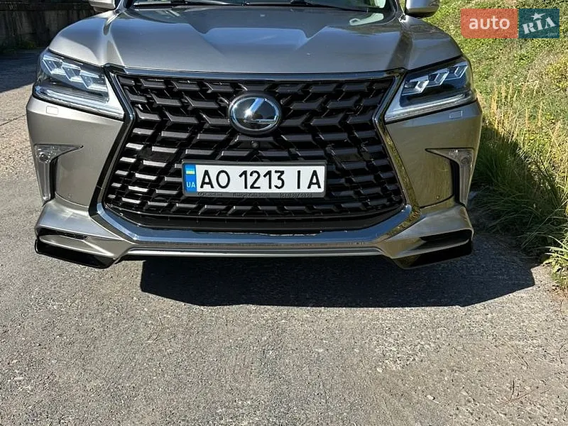 Lexus LX