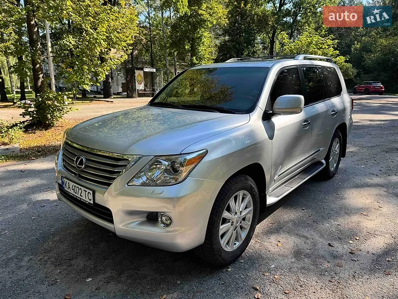 Lexus LX
