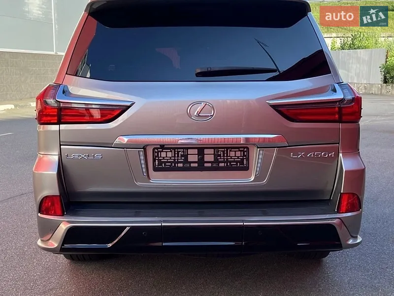 Lexus LX