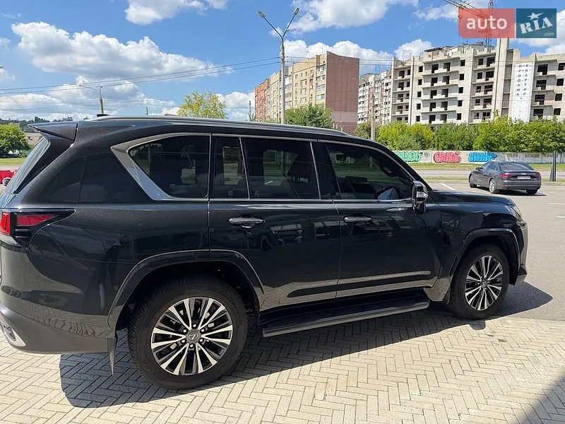 Lexus LX