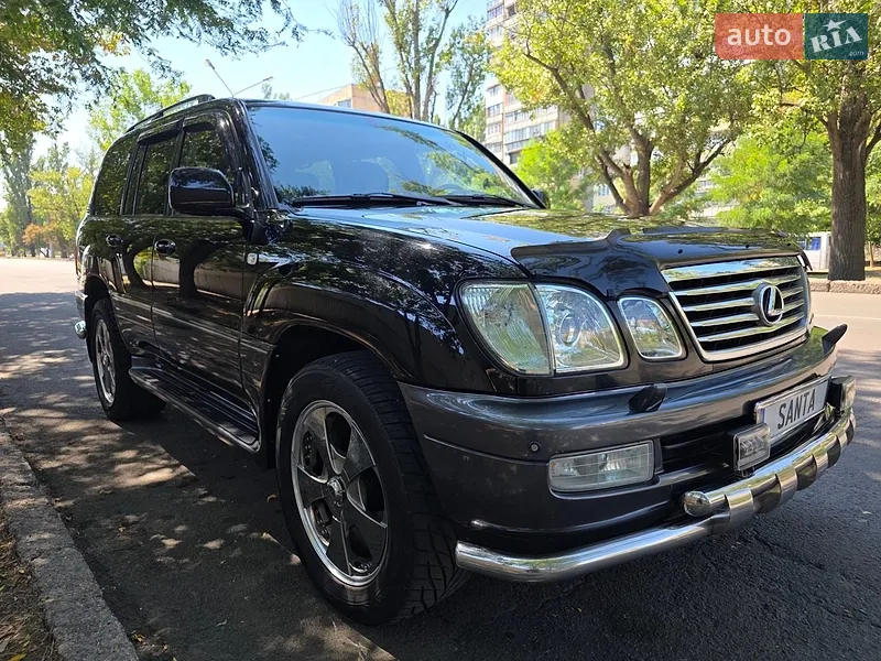 Lexus LX