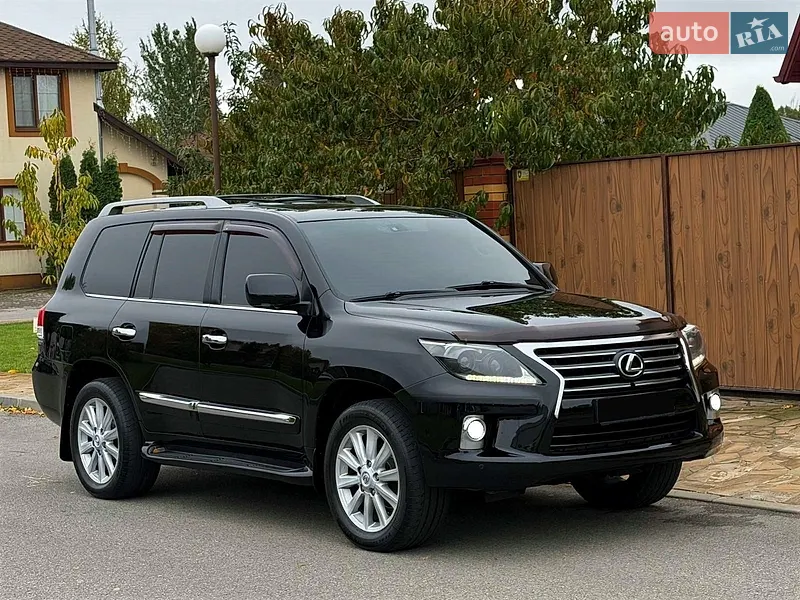 Lexus LX