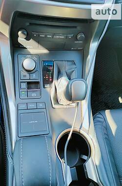 Позашляховик / Кросовер Lexus NX 2016 в Дніпрі