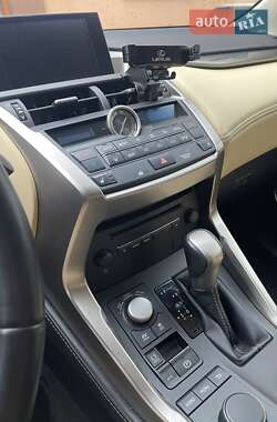 Внедорожник / Кроссовер Lexus NX 2014 в 