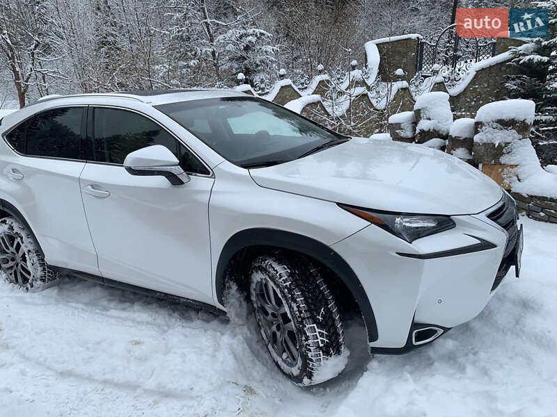 Позашляховик / Кросовер Lexus NX 2016 в Львові
