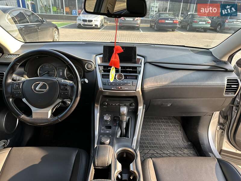 Внедорожник / Кроссовер Lexus NX 2016 в Черкассах