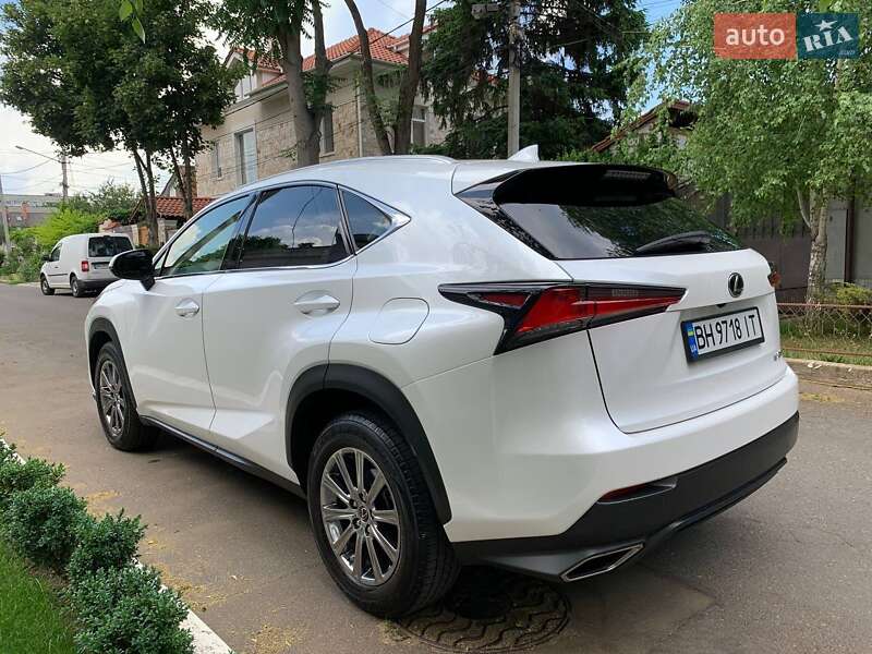 Внедорожник / Кроссовер Lexus NX 2017 в Одессе