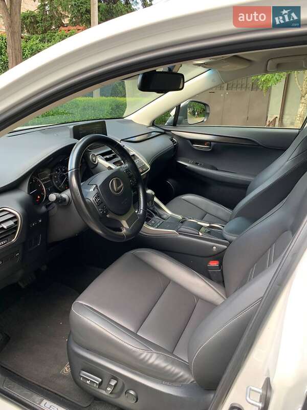 Внедорожник / Кроссовер Lexus NX 2017 в Одессе
