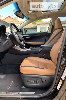 Позашляховик / Кросовер Lexus NX 2017 в Харкові