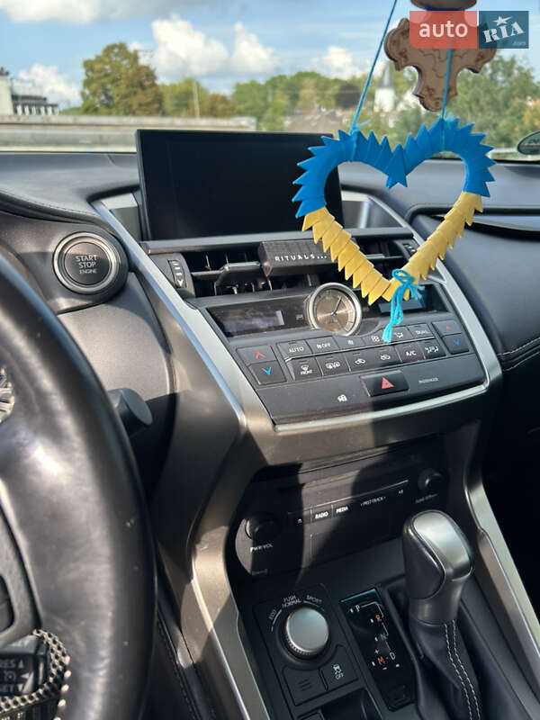 Внедорожник / Кроссовер Lexus NX 2016 в Харькове