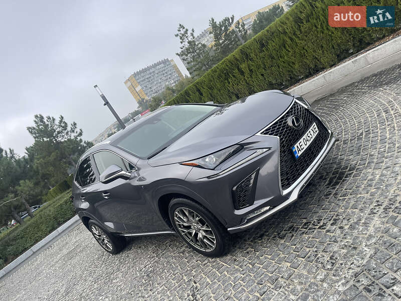 Lexus NX 2019