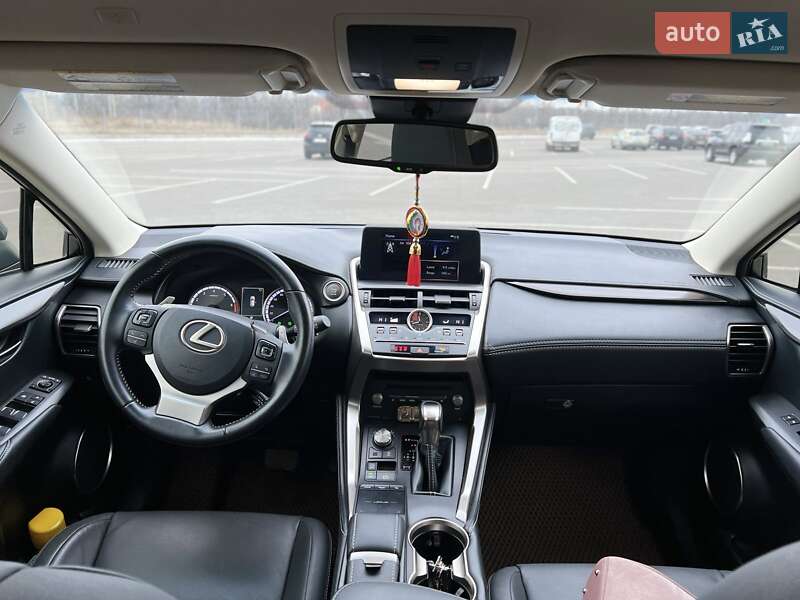 Внедорожник / Кроссовер Lexus NX 2018 в Карловке
