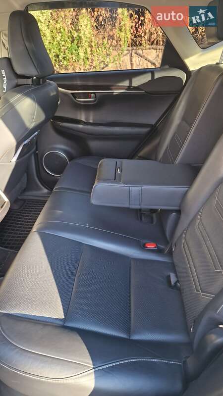 Позашляховик / Кросовер Lexus NX 2014 в Дніпрі