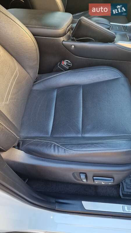 Позашляховик / Кросовер Lexus NX 2014 в Дніпрі