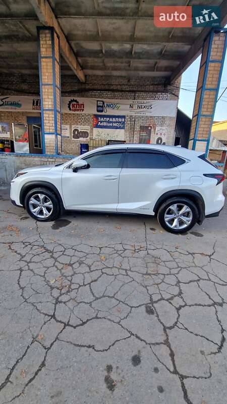 Позашляховик / Кросовер Lexus NX 2014 в Дніпрі