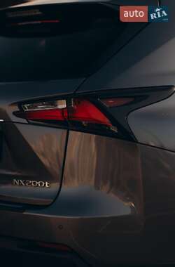 Внедорожник / Кроссовер Lexus NX 2015 в 