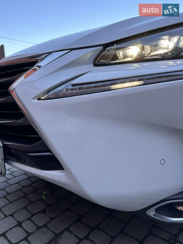 Позашляховик / Кросовер Lexus NX 2016 в Шепетівці
