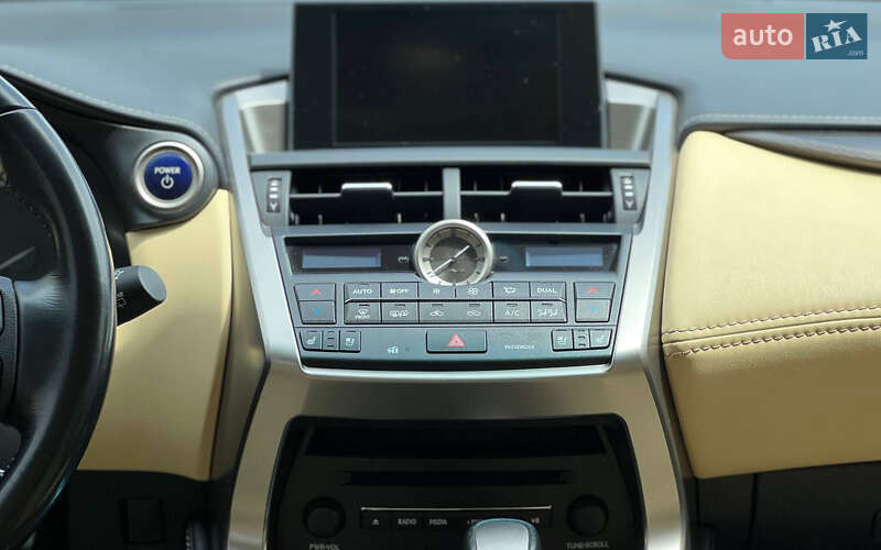 Позашляховик / Кросовер Lexus NX 2016 в Івано-Франківську