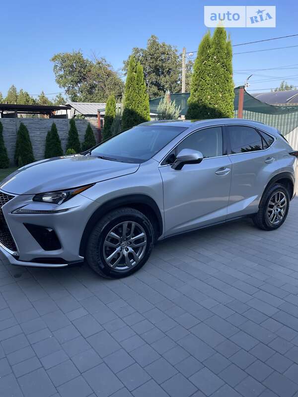 Позашляховик / Кросовер Lexus NX 2016 в Запоріжжі