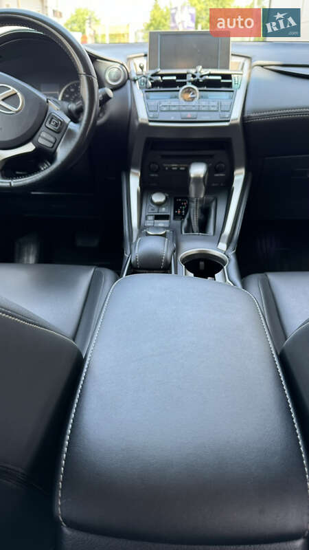 Внедорожник / Кроссовер Lexus NX 2017 в Ивано-Франковске