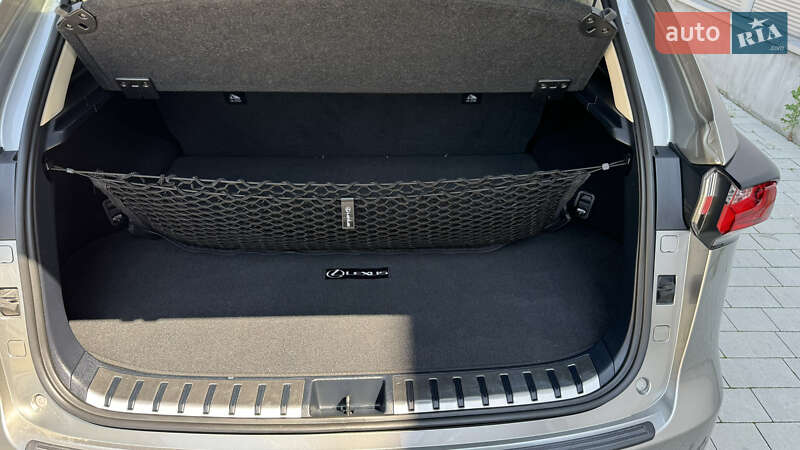 Внедорожник / Кроссовер Lexus NX 2017 в Ивано-Франковске