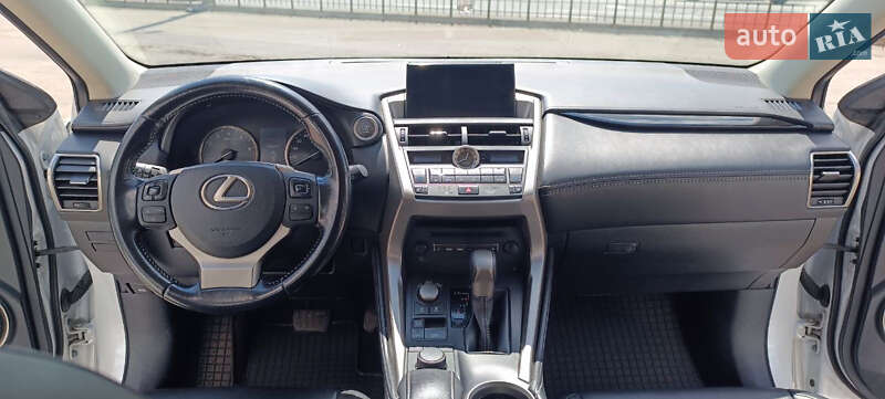 Внедорожник / Кроссовер Lexus NX 2015 в Днепре