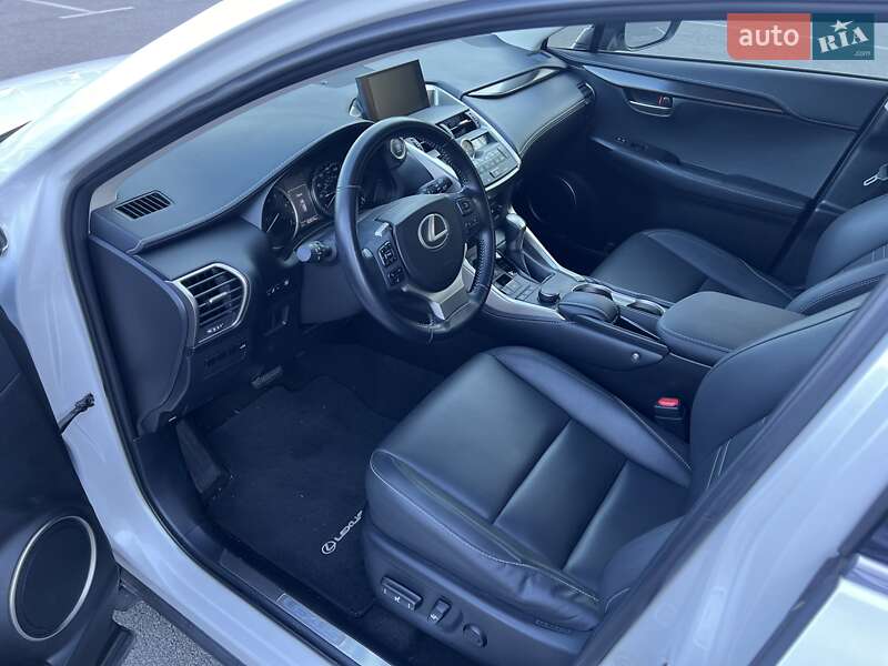 Внедорожник / Кроссовер Lexus NX 2015 в Киеве