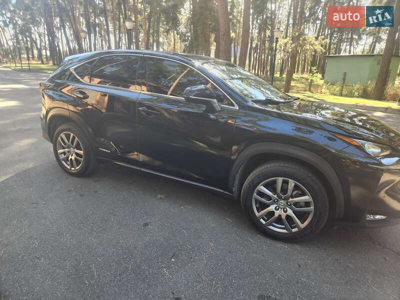 Позашляховик / Кросовер Lexus NX 2015 в Чернігові
