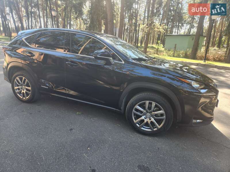 Позашляховик / Кросовер Lexus NX 2015 в Чернігові