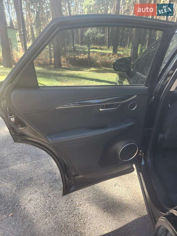 Позашляховик / Кросовер Lexus NX 2015 в Чернігові