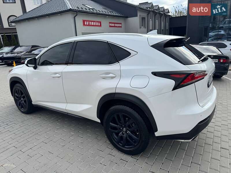 Позашляховик / Кросовер Lexus NX 2015 в Тернополі