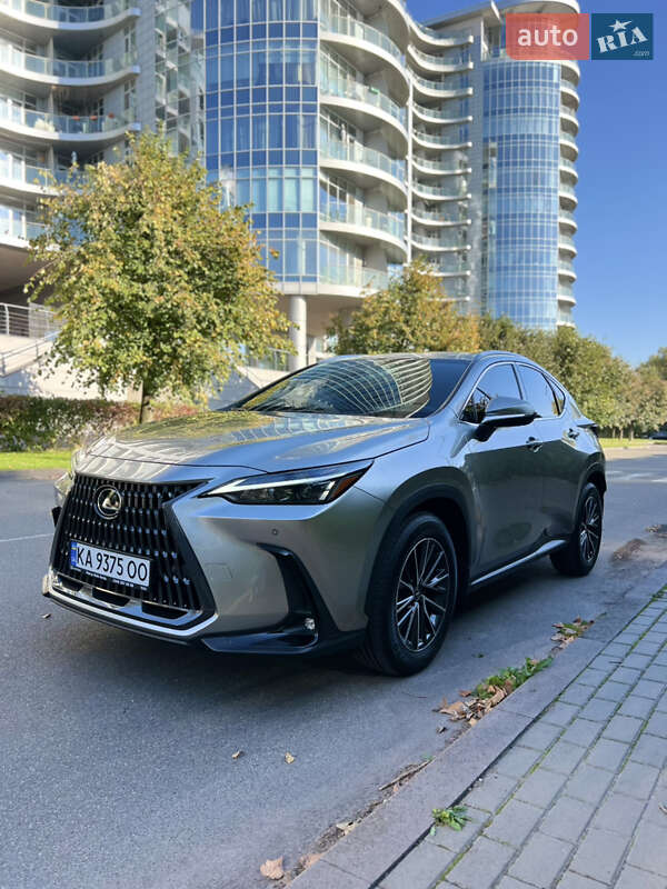 Lexus NX 2022