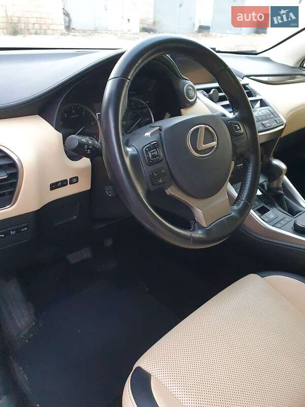 Позашляховик / Кросовер Lexus NX 2016 в Вишгороді